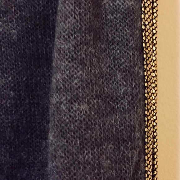 Knit Gray Scarf/ Wrap - Picture 4 of 5